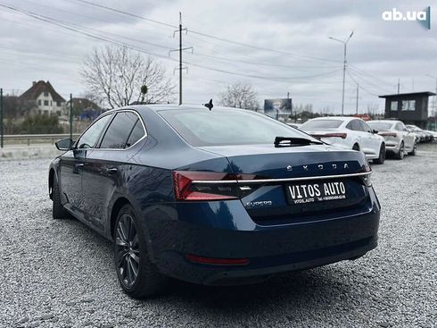 Skoda Superb 2019 - фото 10