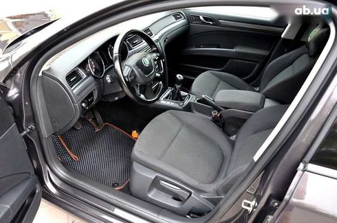 Skoda Superb 2011 - фото 15