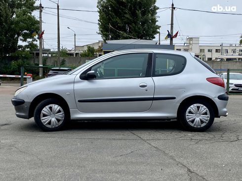Peugeot 206 2002 серебристый - фото 8