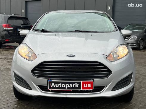 Ford Fiesta 2015 серый - фото 13
