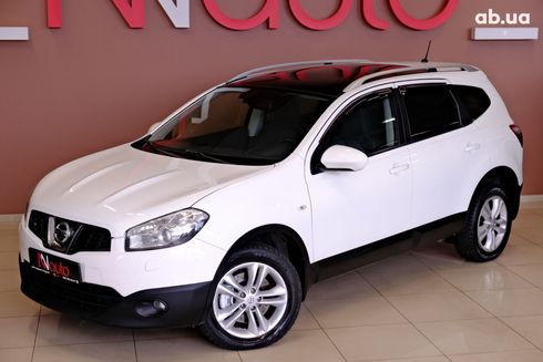 Nissan Qashqai 2012 белый - фото 2