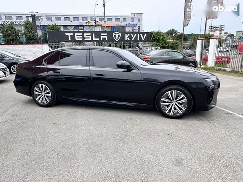 BMW i7 2023 - фото 10