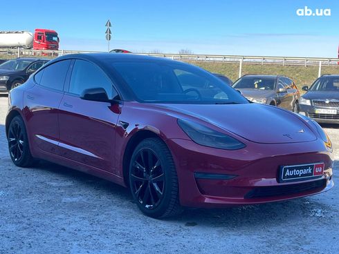 Tesla Model 3 2022 красный - фото 35