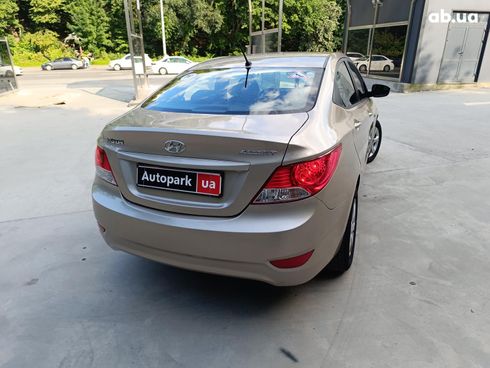 Hyundai Accent 2011 бежевый - фото 6