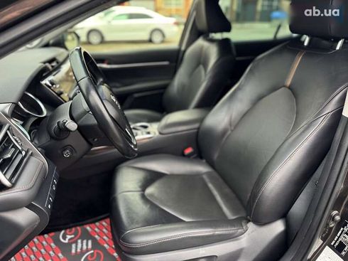 Toyota Camry 2019 - фото 26
