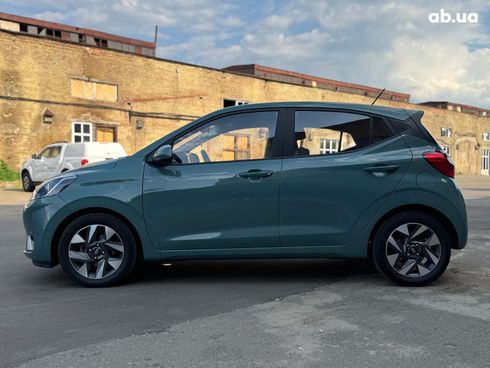 Hyundai i10 2024 зеленый - фото 5