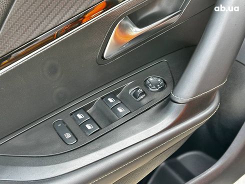 Peugeot 2008 2020 оранжевый - фото 20
