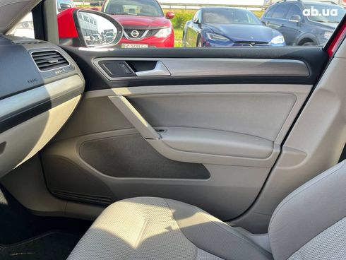 Volkswagen Golf Variant 2015 красный - фото 36