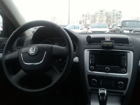 Skoda Octavia 2011 серебристый - фото 13