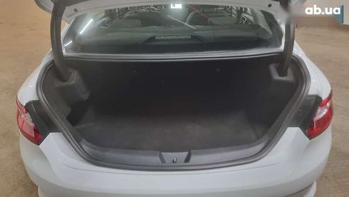 Renault Megane 2019 - фото 16