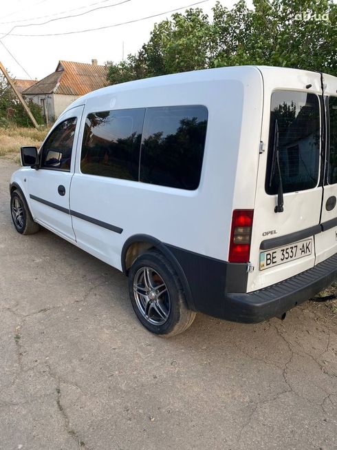 Opel Combo Life 2005 белый - фото 4