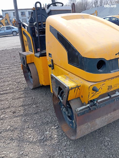 JCB Vibromax 260-120 2008 желтый - фото 7