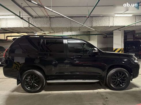 Toyota Land Cruiser Prado 2023 - фото 13