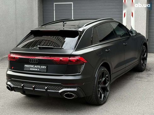Audi RS Q8 2024 - фото 18