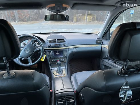 Mercedes-Benz E-Класс 2005 черный - фото 13
