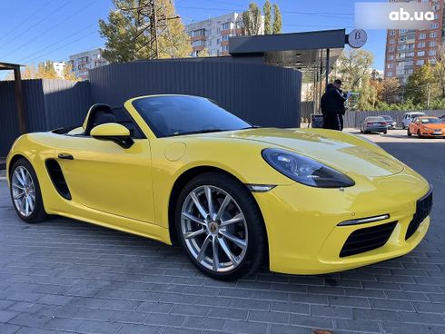 Porsche Boxster 2021 желтый - фото 4