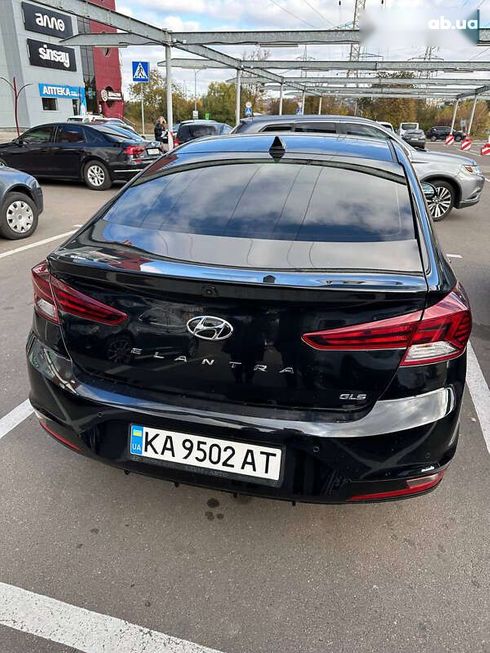 Hyundai Elantra 2020 - фото 2