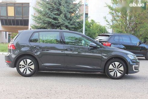 Volkswagen e-Golf 2020 - фото 9