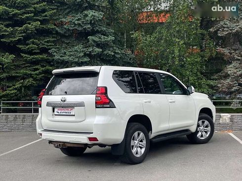 Toyota Land Cruiser Prado 2019 - фото 6
