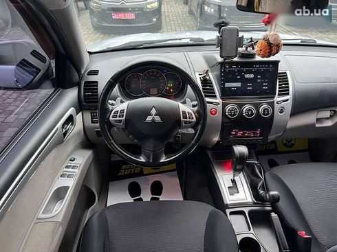 Mitsubishi Pajero Sport 2013 - фото 12