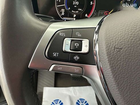 Volkswagen Touareg 2019 - фото 25