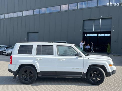 Jeep Patriot 2014 белый - фото 9