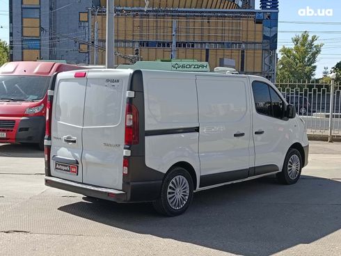 Renault Trafic 2017 белый - фото 7