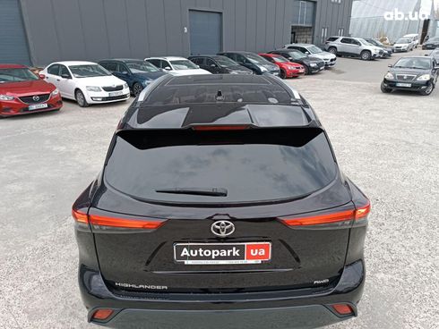 Toyota Highlander 2021 коричневый - фото 19