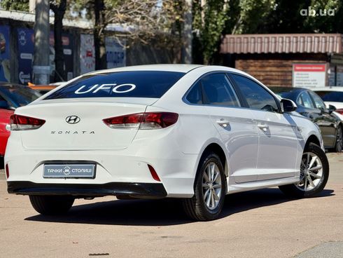 Hyundai Sonata 2017 белый - фото 5