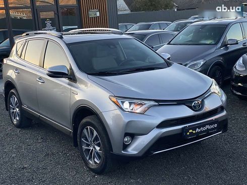 Toyota RAV4 2017 - фото 3