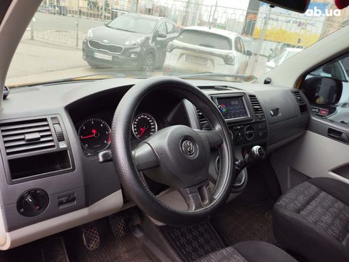 Volkswagen T5 (Transporter) 2011 желтый - фото 23