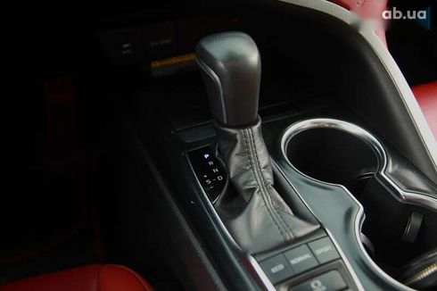 Toyota Camry 2019 - фото 16