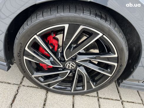 Volkswagen Golf GTI 2023 - фото 35