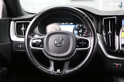 Volvo XC60 2019 - фото 16