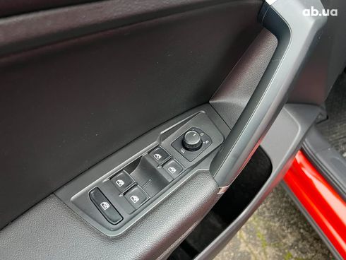 Volkswagen Tiguan 2018 оранжевый - фото 10