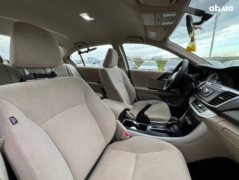 Honda Accord 2013 красный - фото 6