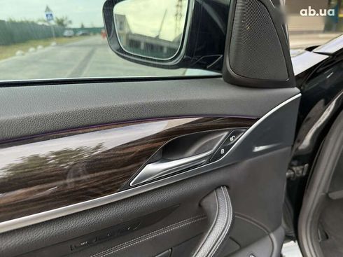 BMW 5 серия 2017 - фото 18