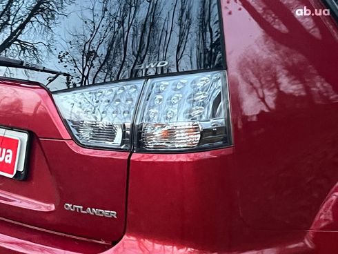 Mitsubishi Outlander 2010 красный - фото 12