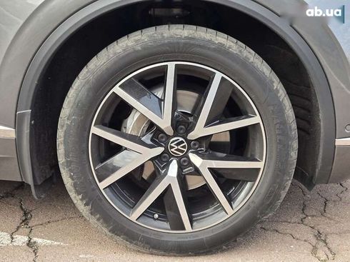 Volkswagen Touareg 2022 - фото 20