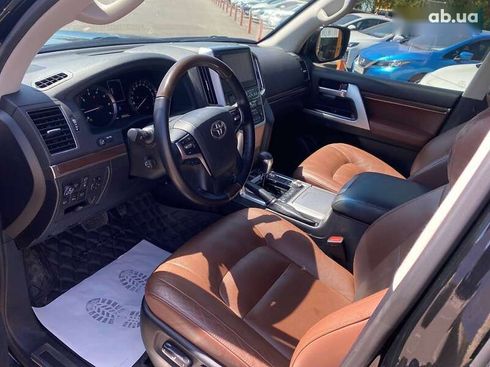 Toyota Land Cruiser 2020 - фото 9