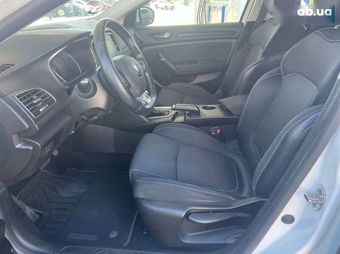 Renault Megane 2017 - фото 15