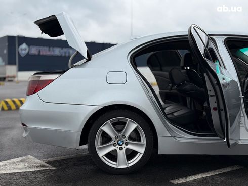 BMW 5 серия 2005 серый - фото 36