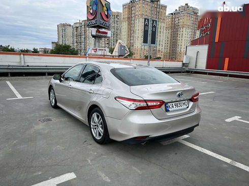 Toyota Camry 2019 - фото 6