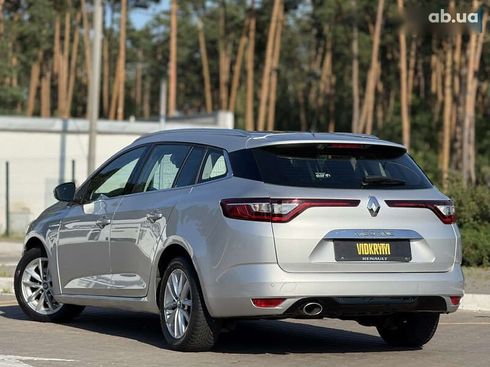 Renault Megane 2017 - фото 14