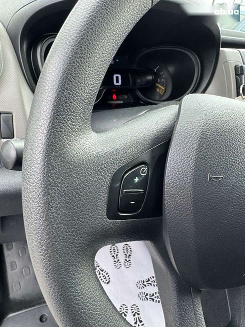 Renault Trafic 2016 - фото 25