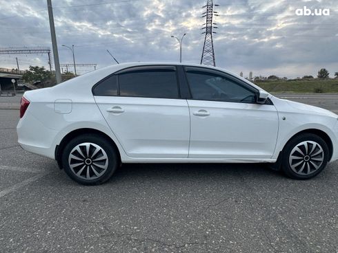 Skoda Rapid 2013 белый - фото 6