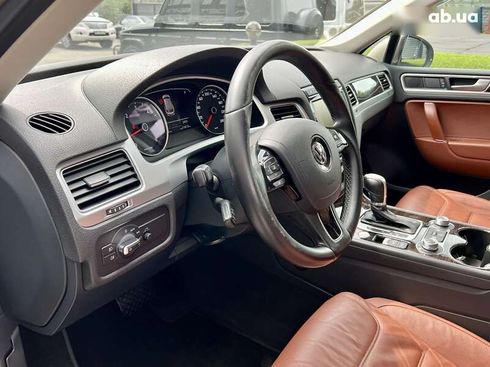 Volkswagen Touareg 2017 - фото 16