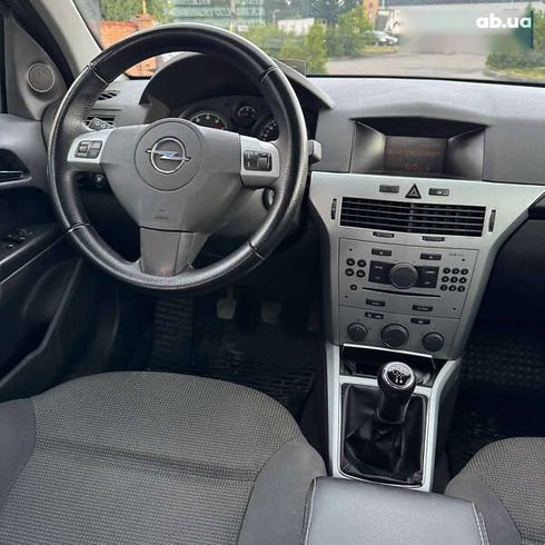 Opel Astra 2009 - фото 9