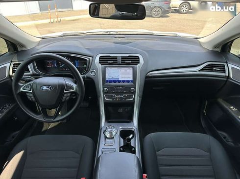 Ford Fusion 2019 - фото 17