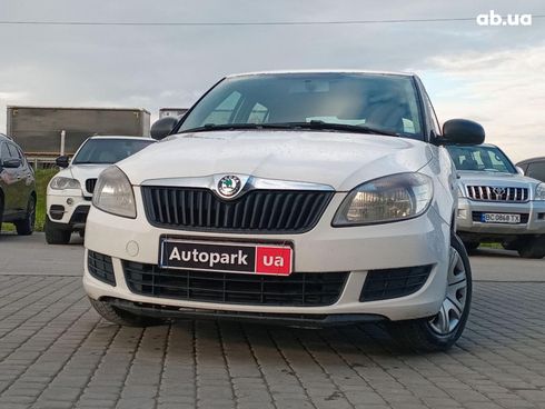 Skoda Fabia 2012 белый - фото 8